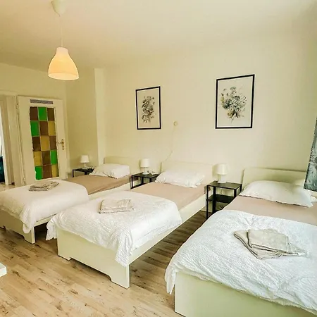 Bege Staywell アパート ドゥイスブルグ